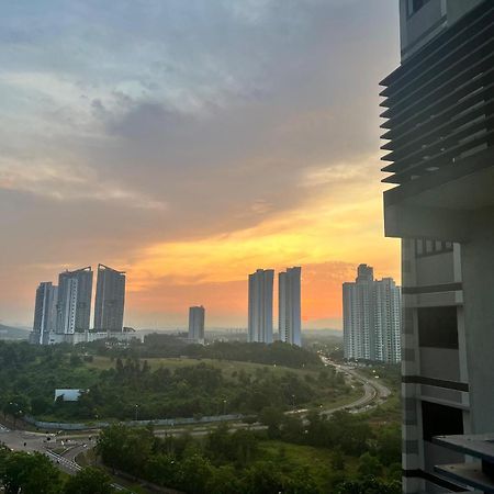 D Bunga مسلم Homestay Pool View Legoland Nusajaya Nusajaya  Eksteriør billede