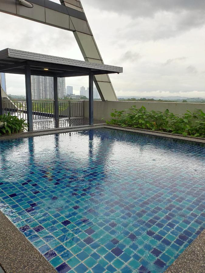 D Bunga مسلم Homestay Pool View Legoland Nusajaya Nusajaya  Eksteriør billede