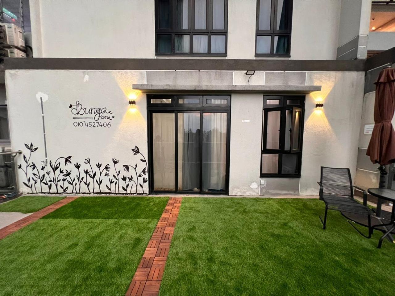 D Bunga مسلم Homestay Pool View Legoland Nusajaya Nusajaya  Eksteriør billede