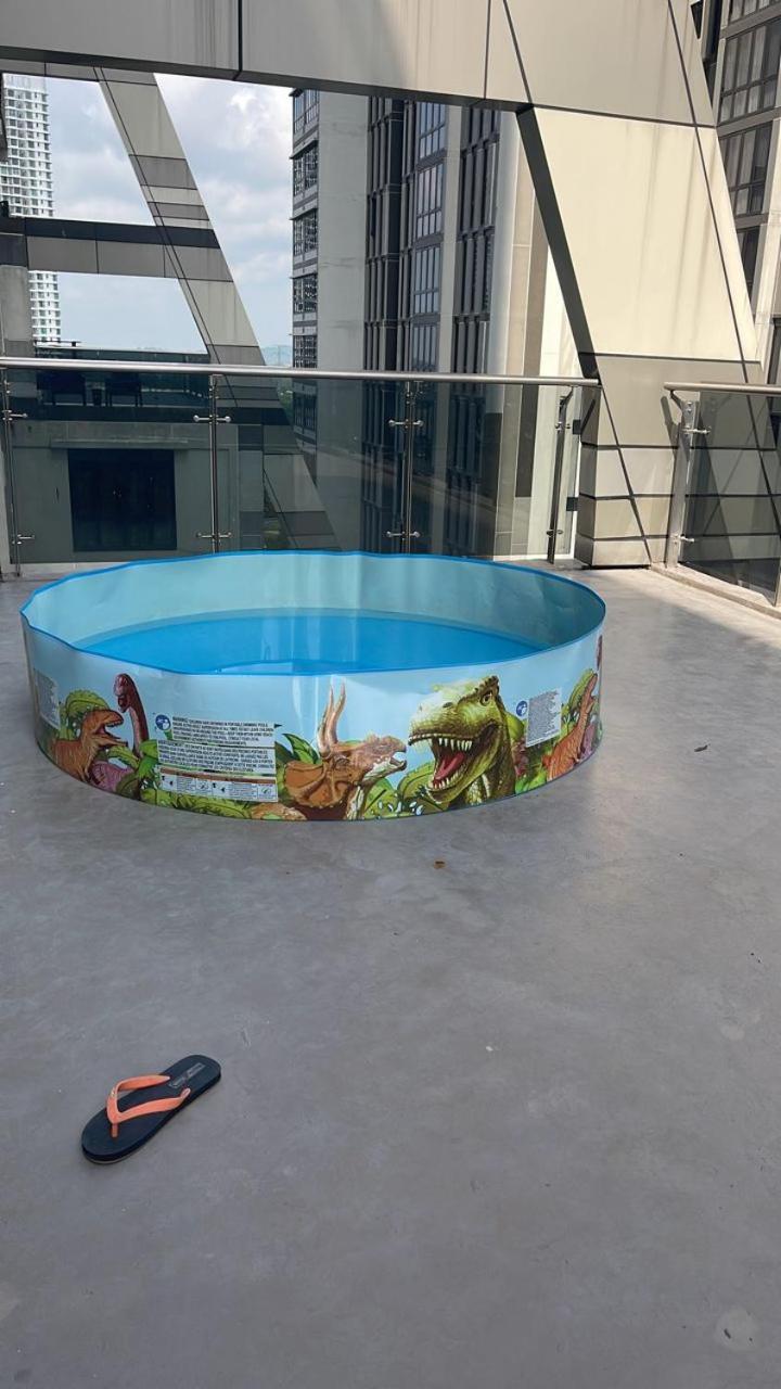 D Bunga مسلم Homestay Pool View Legoland Nusajaya Nusajaya  Eksteriør billede